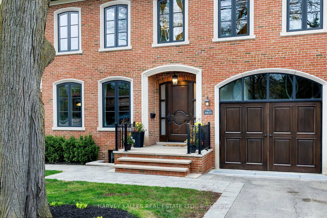 4673, Dundas, Kingsway South, Toronto