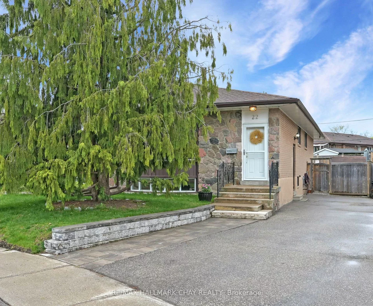 22, Guernsey, Etobicoke West Mall, Toronto