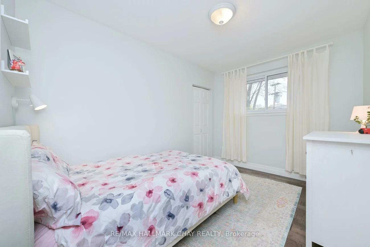 22, Guernsey, Etobicoke West Mall, Toronto