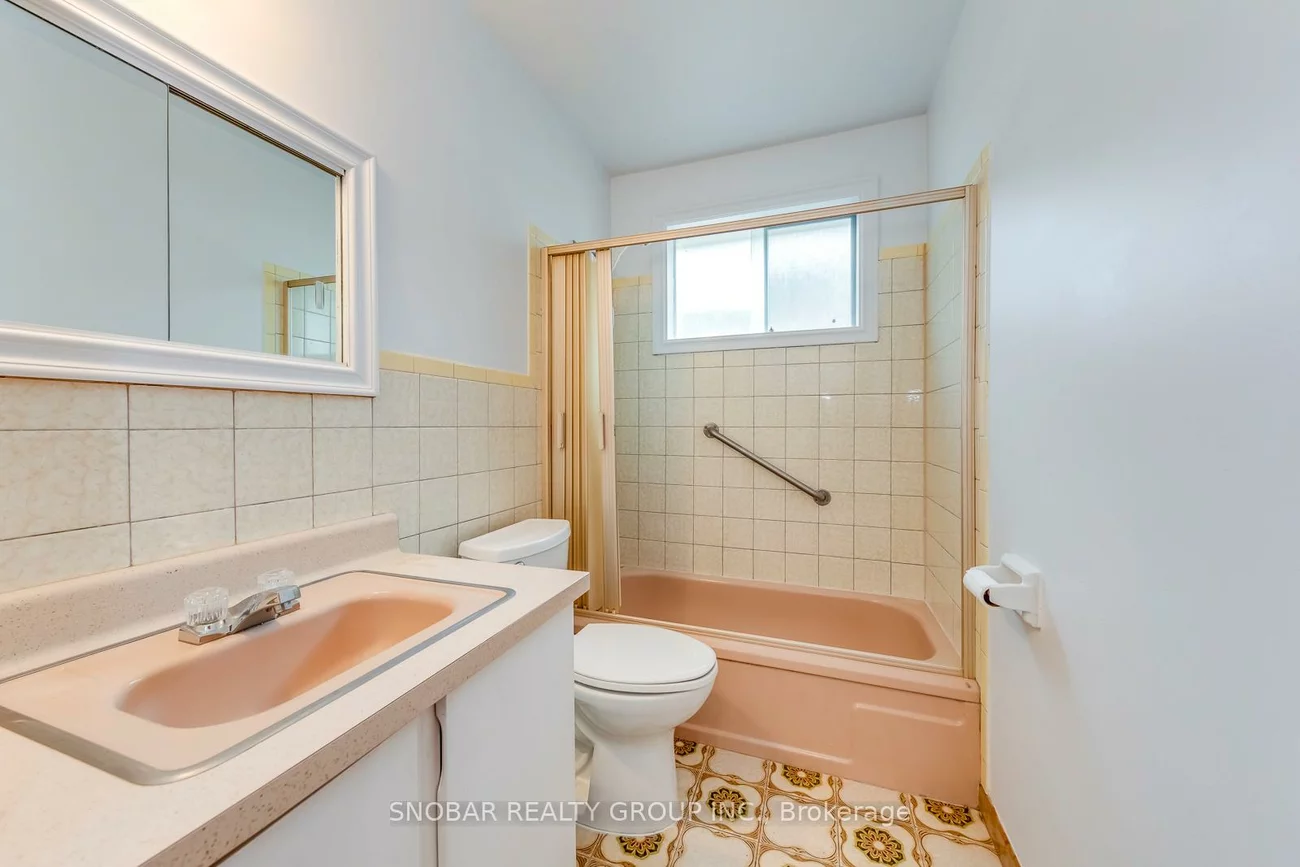 45, Taysham, Thistletown-Beaumonde Heights, Toronto