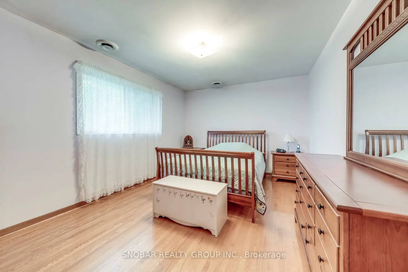 45, Taysham, Thistletown-Beaumonde Heights, Toronto