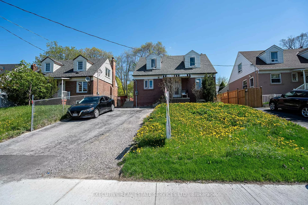 49, Trethewey, Beechborough-Greenbrook, Toronto