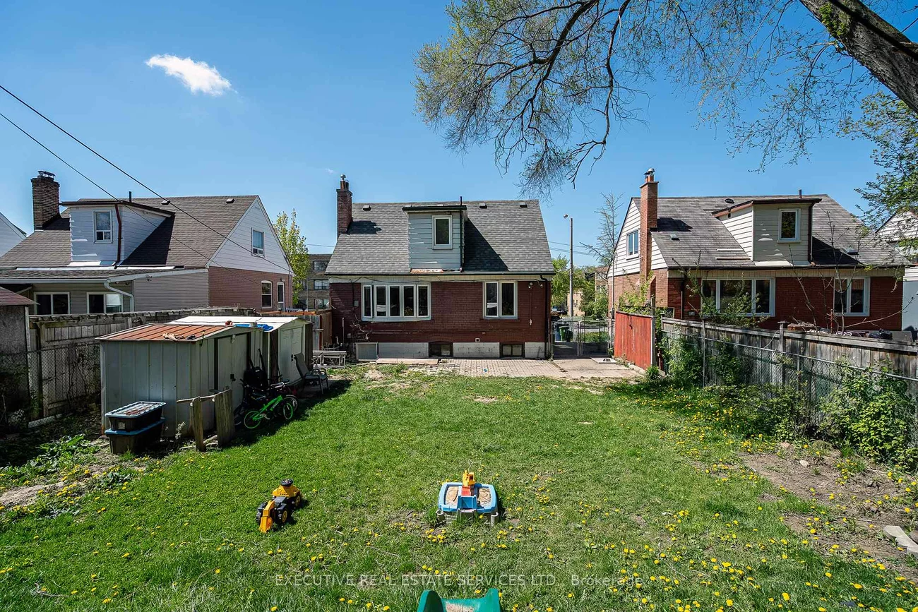 49, Trethewey, Beechborough-Greenbrook, Toronto