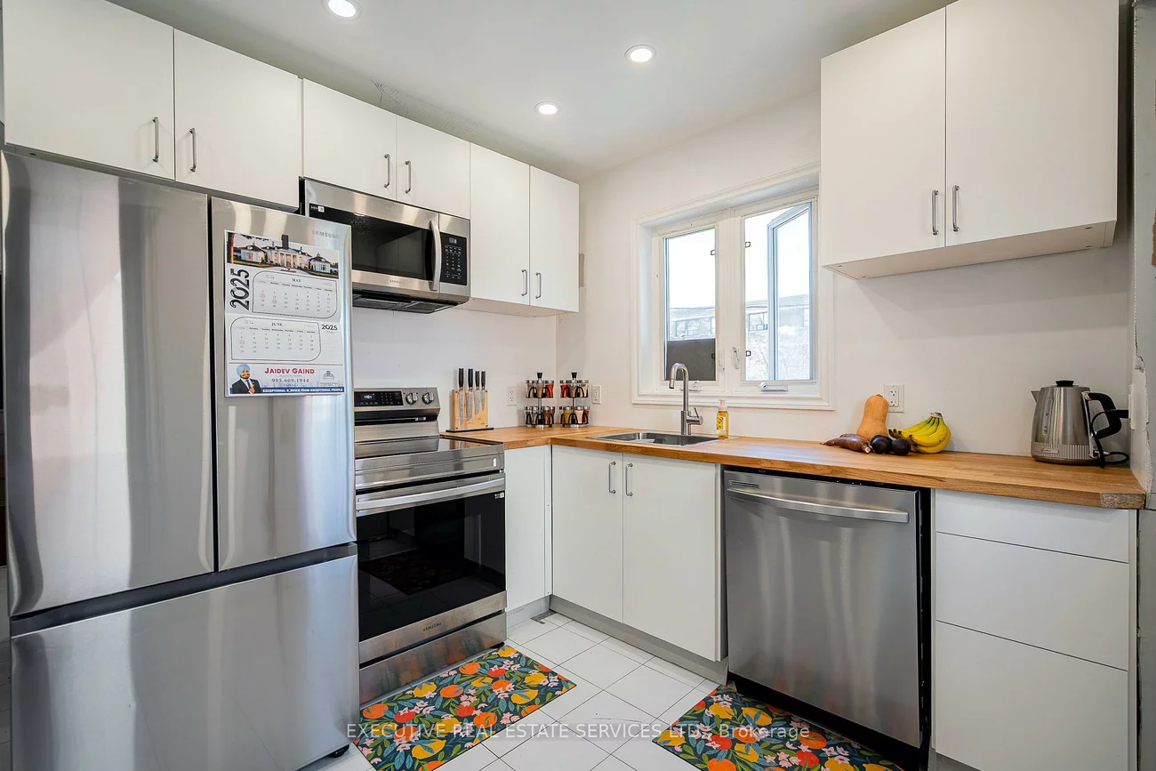 49, Trethewey, Beechborough-Greenbrook, Toronto