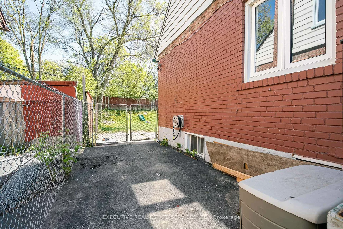 49, Trethewey, Beechborough-Greenbrook, Toronto