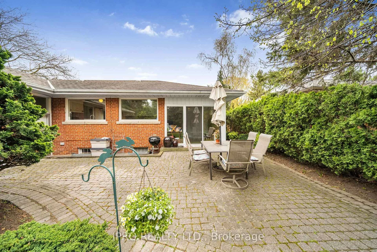 2, Aylesbury, Princess-Rosethorn, Toronto
