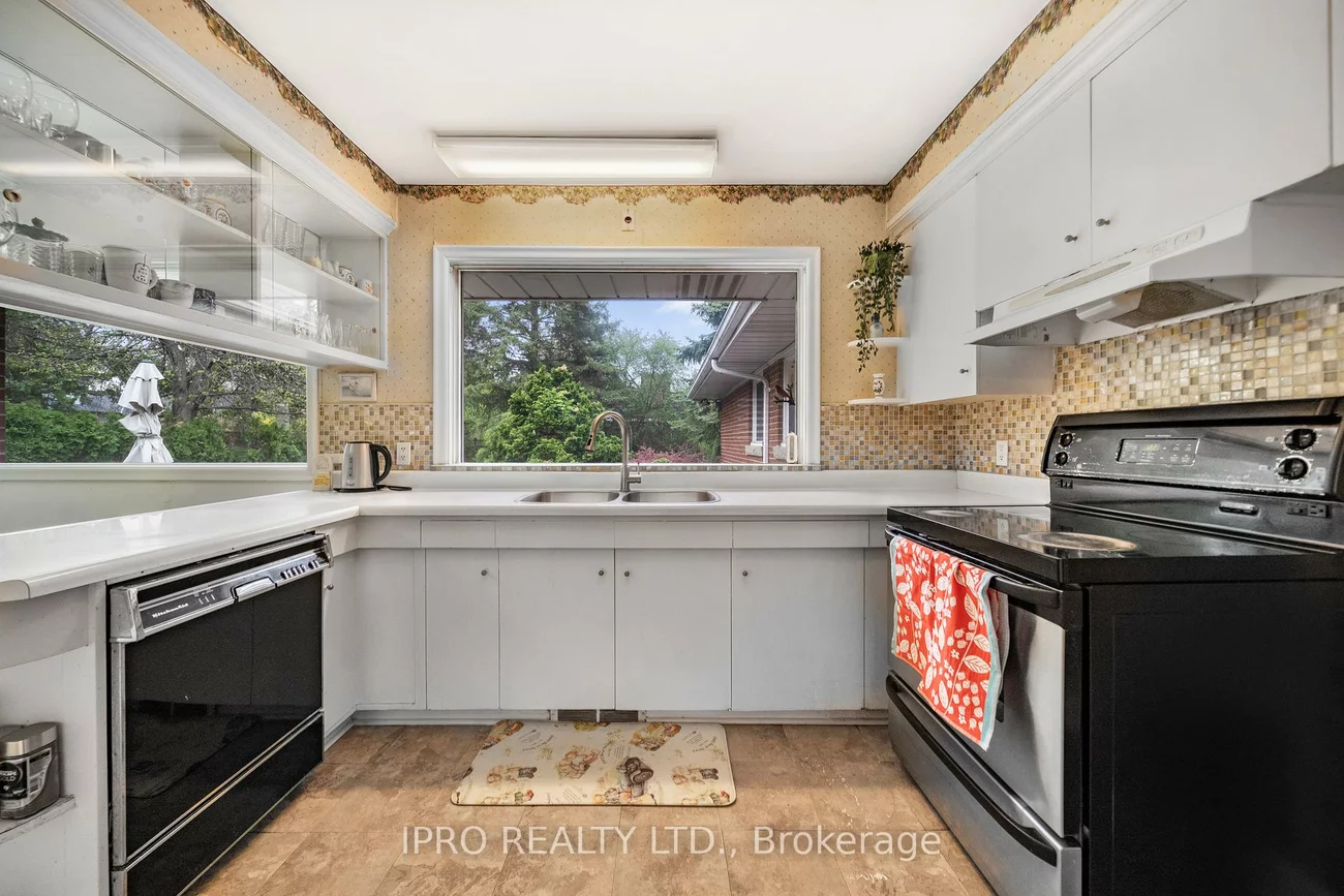 2, Aylesbury, Princess-Rosethorn, Toronto