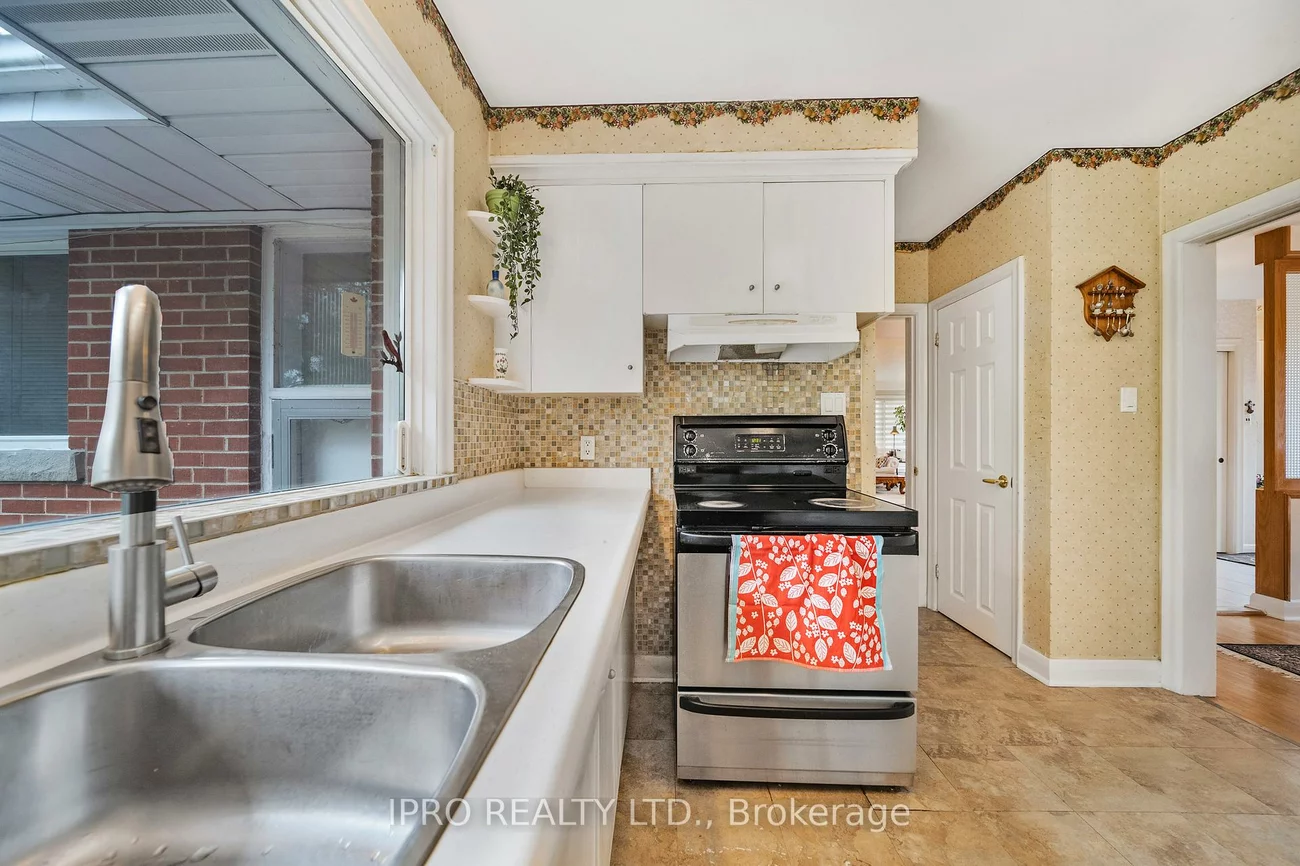 2, Aylesbury, Princess-Rosethorn, Toronto