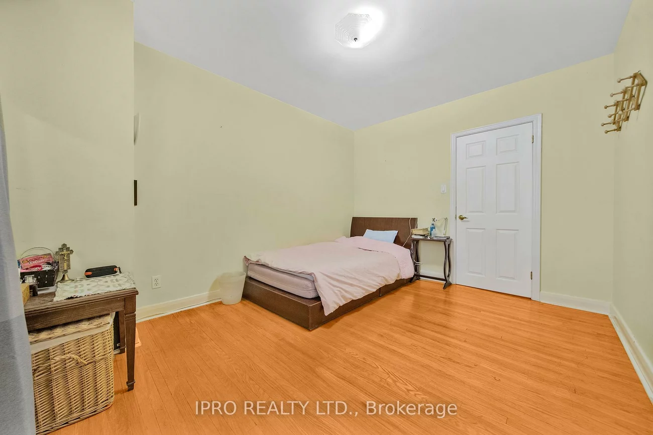 2, Aylesbury, Princess-Rosethorn, Toronto