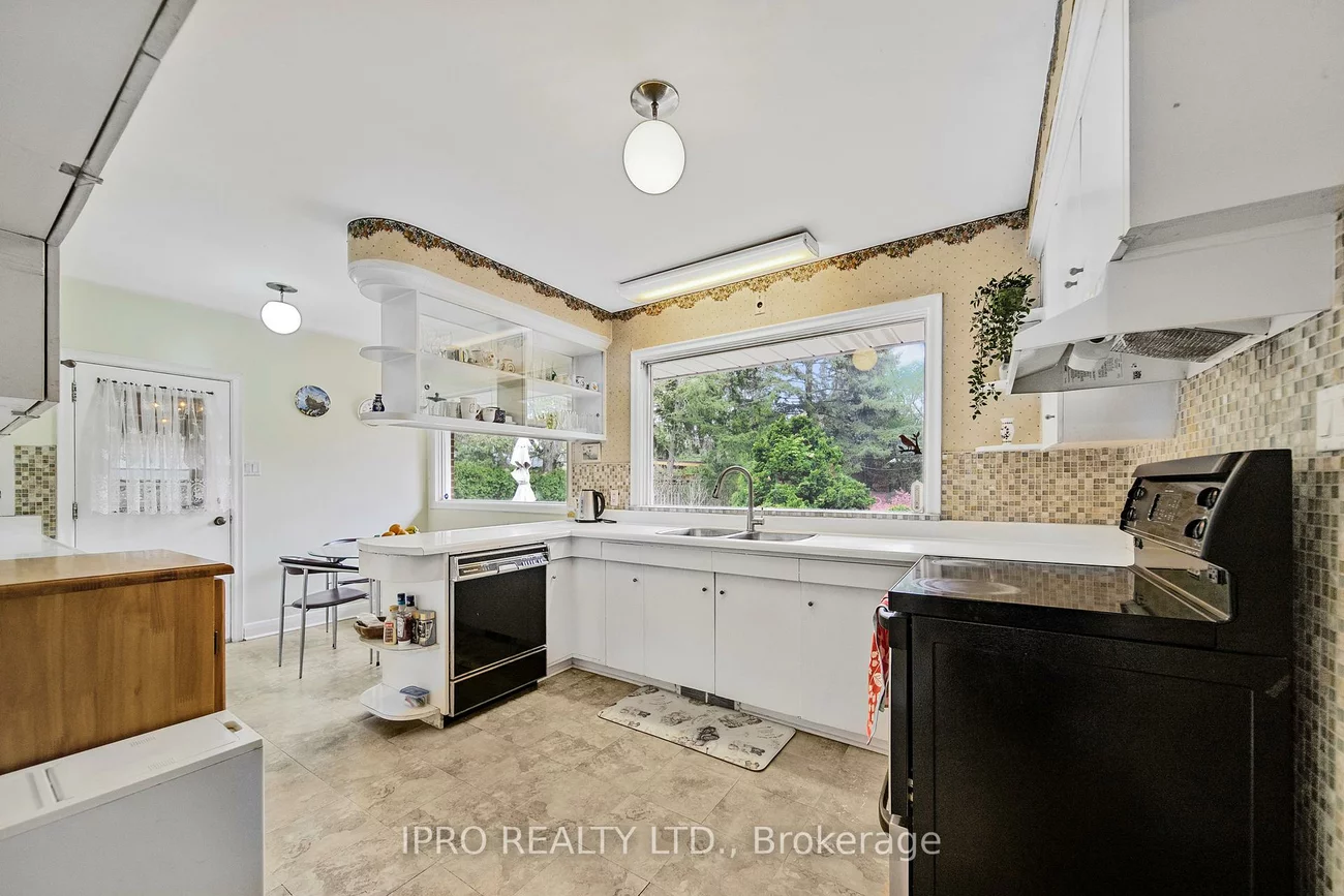 2, Aylesbury, Princess-Rosethorn, Toronto