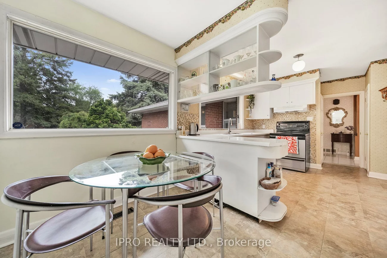 2, Aylesbury, Princess-Rosethorn, Toronto