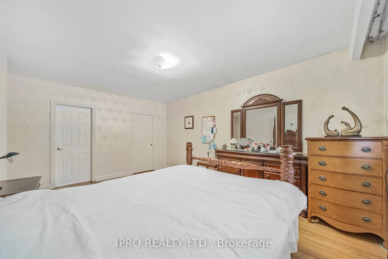 2, Aylesbury, Princess-Rosethorn, Toronto