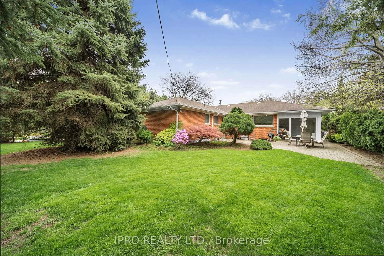 2, Aylesbury, Princess-Rosethorn, Toronto