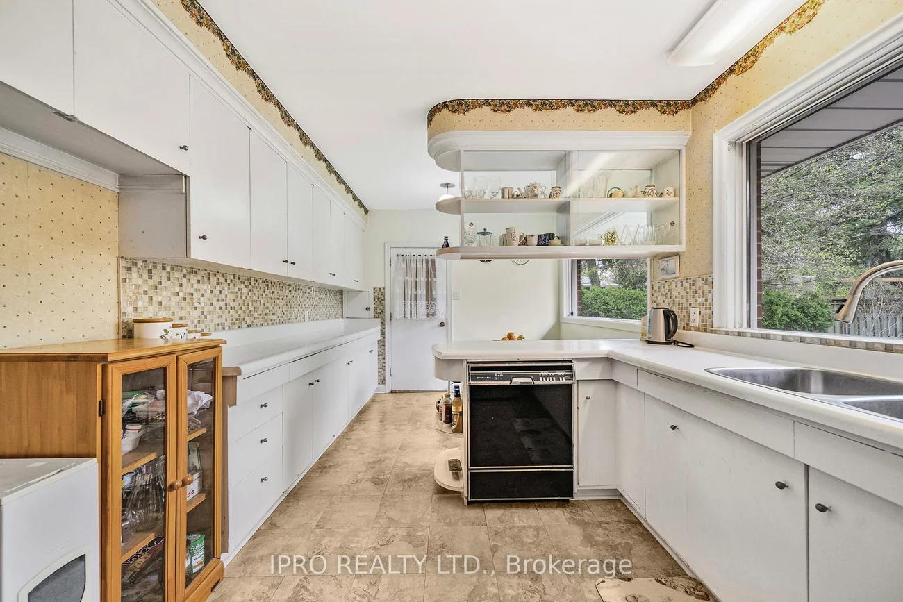 2, Aylesbury, Princess-Rosethorn, Toronto