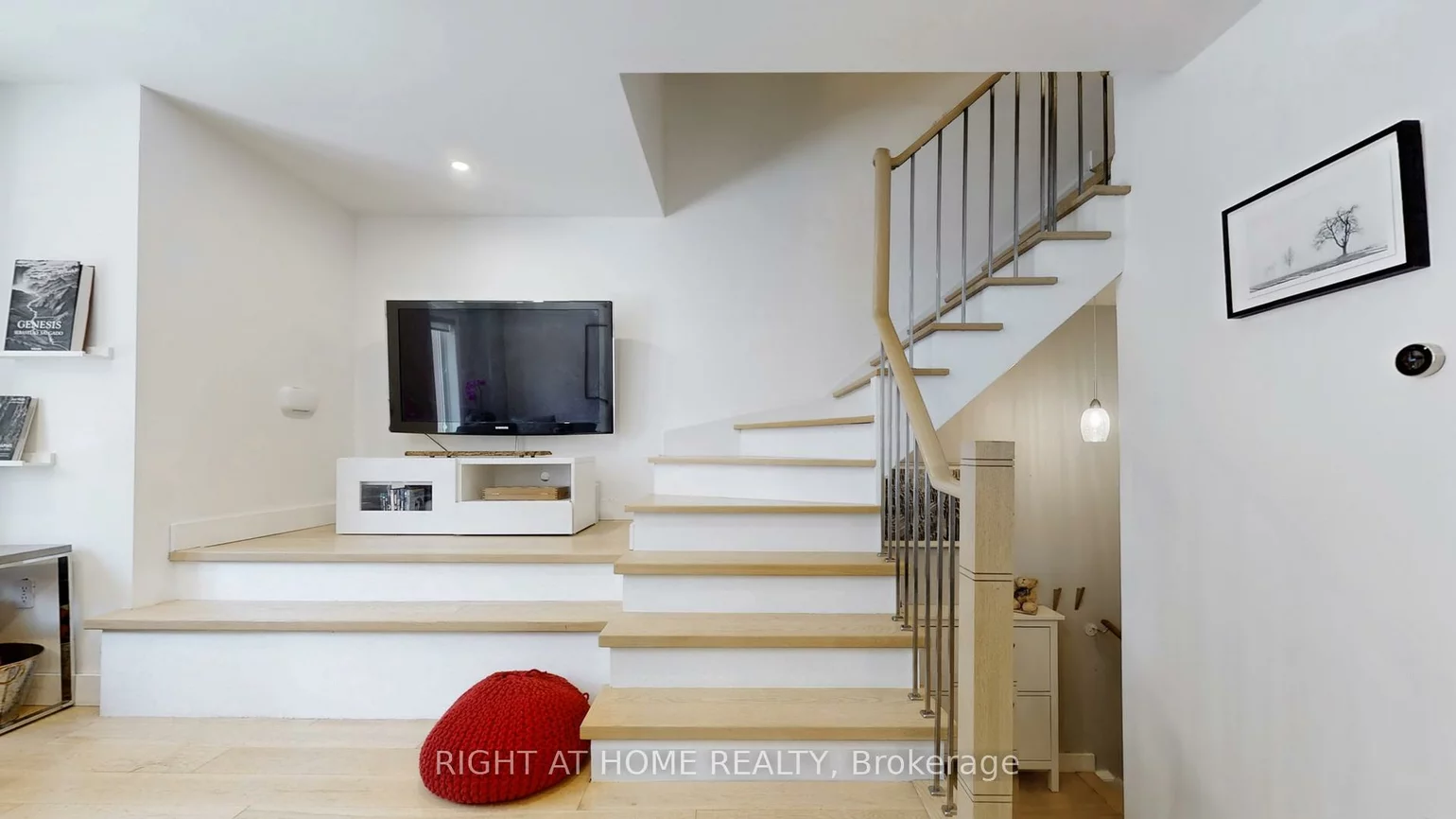 6, Grogan, Dovercourt-Wallace Emerson-Junction, Toronto