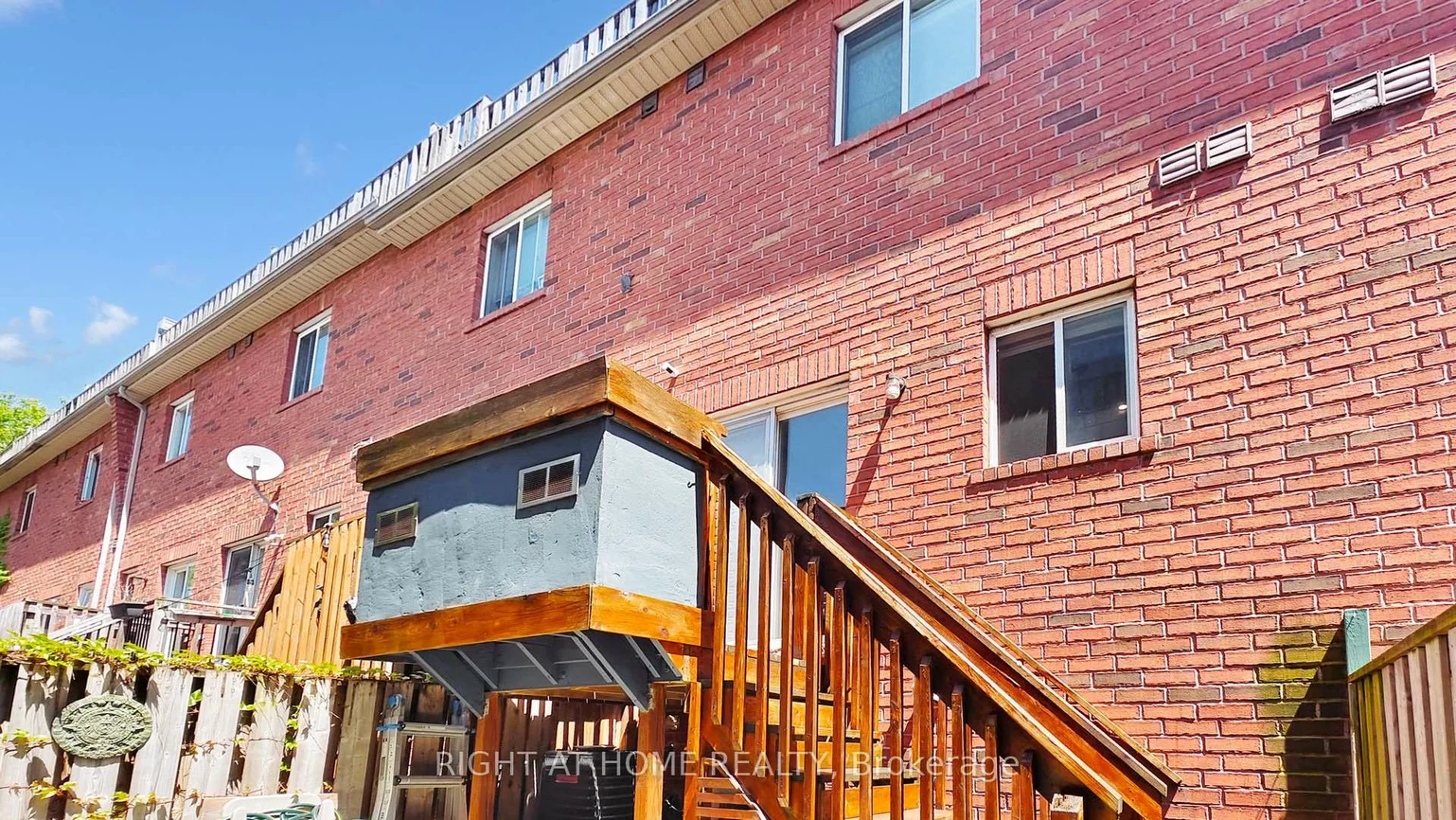 6, Grogan, Dovercourt-Wallace Emerson-Junction, Toronto