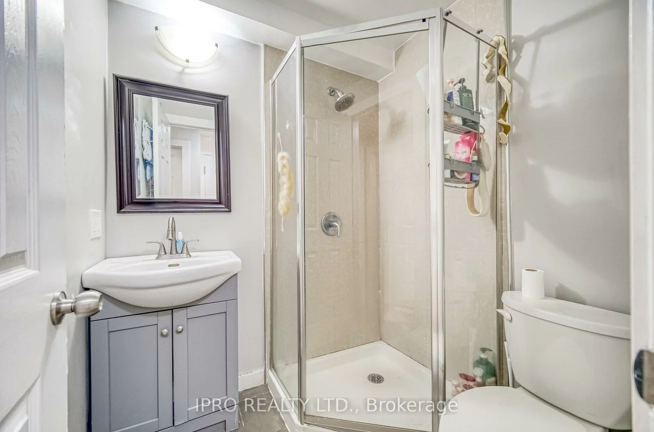 239, Assiniboine, York University Heights, Toronto