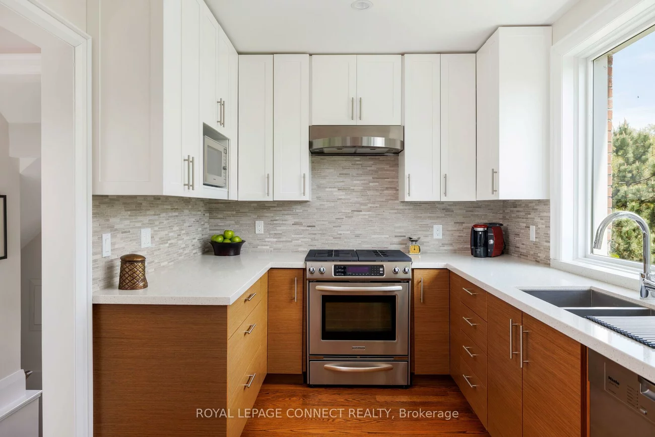 49, Evelyn, High Park North, Toronto