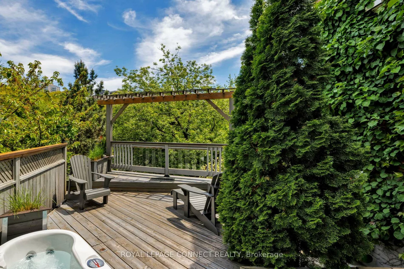 49, Evelyn, High Park North, Toronto