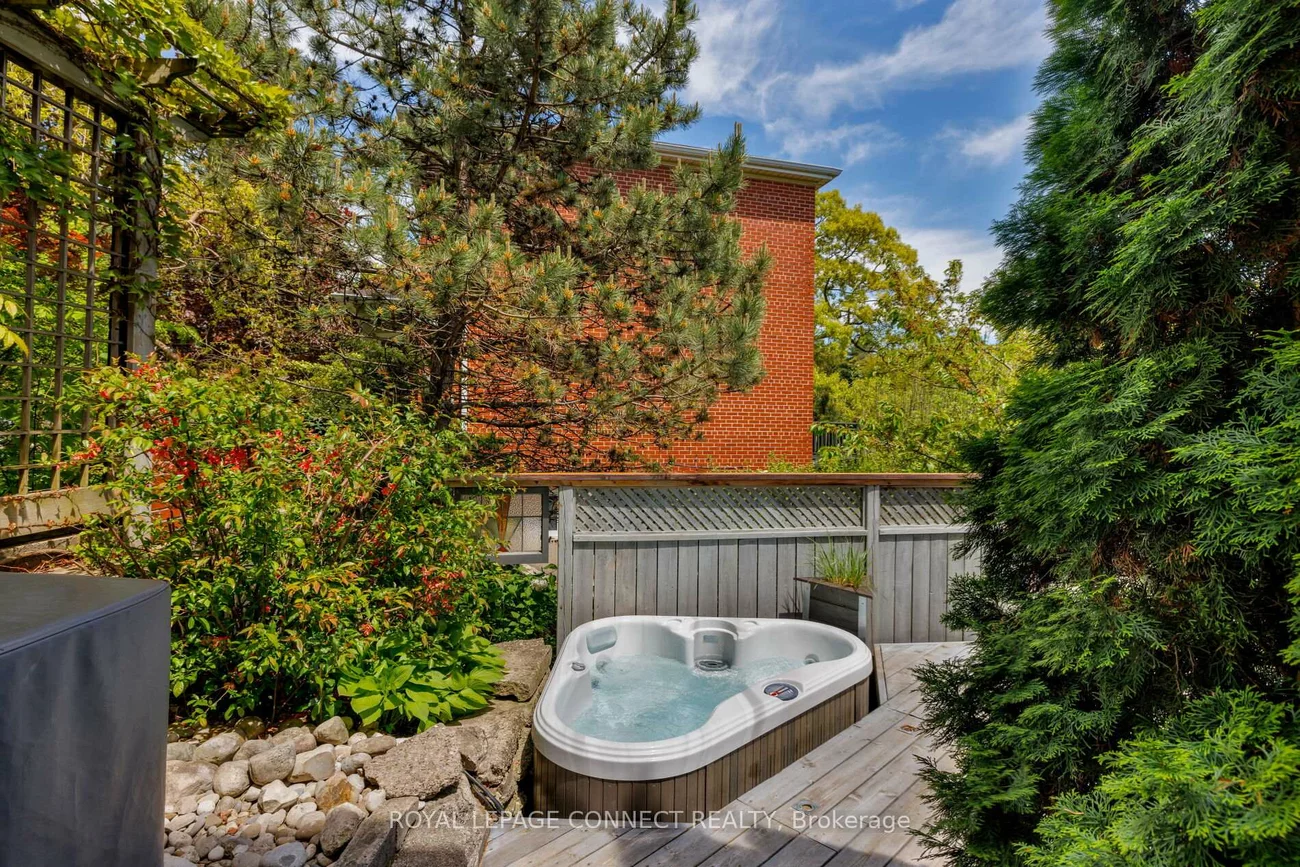 49, Evelyn, High Park North, Toronto