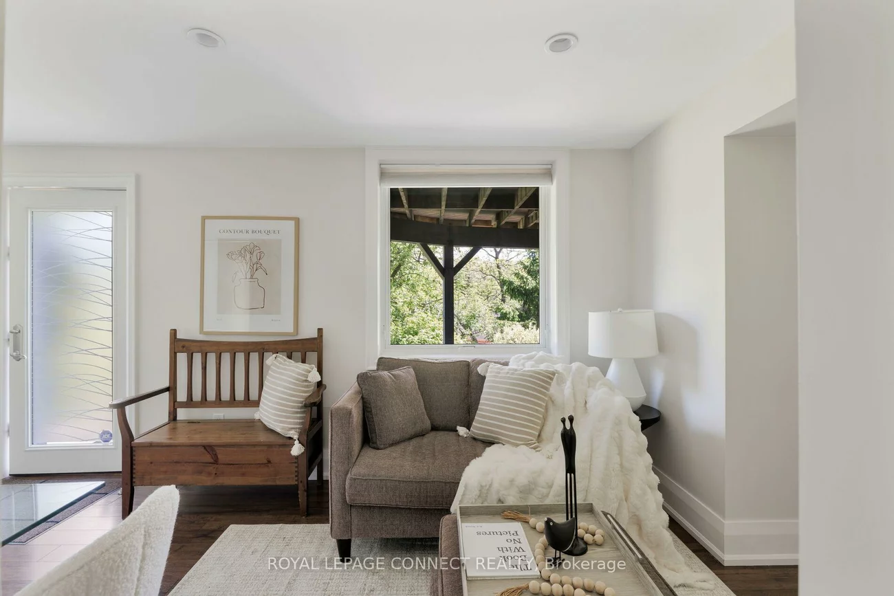 49, Evelyn, High Park North, Toronto