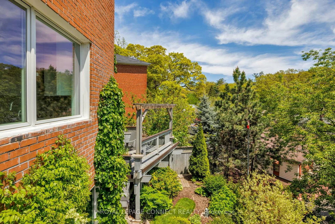 49, Evelyn, High Park North, Toronto