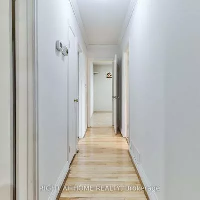 14, Midden, Willowridge-Martingrove-Richview, Toronto