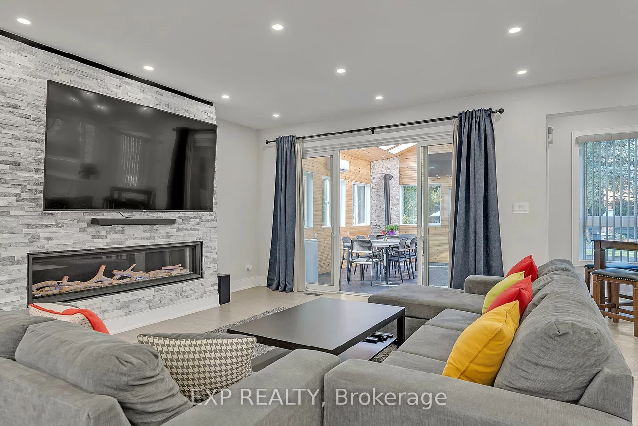 393, Burnhamthorpe, Islington-City Centre West, Toronto