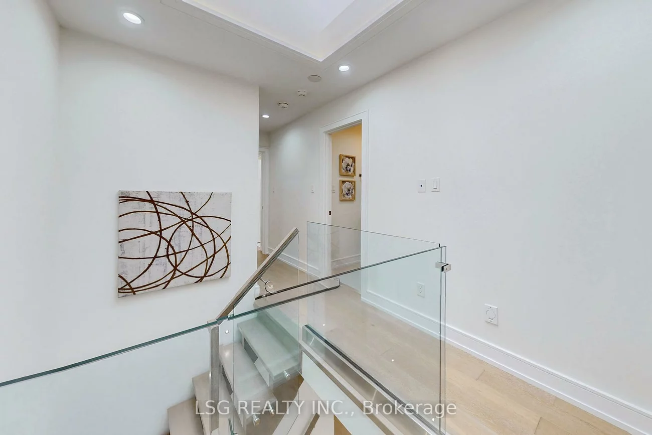 868, Shaw, Dovercourt-Wallace Emerson-Junction, Toronto