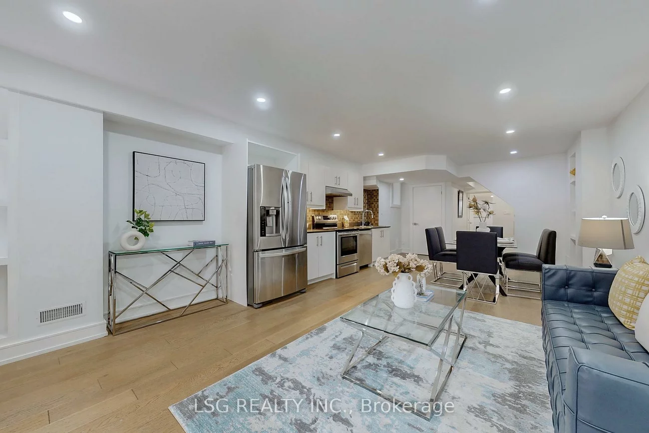 868, Shaw, Dovercourt-Wallace Emerson-Junction, Toronto