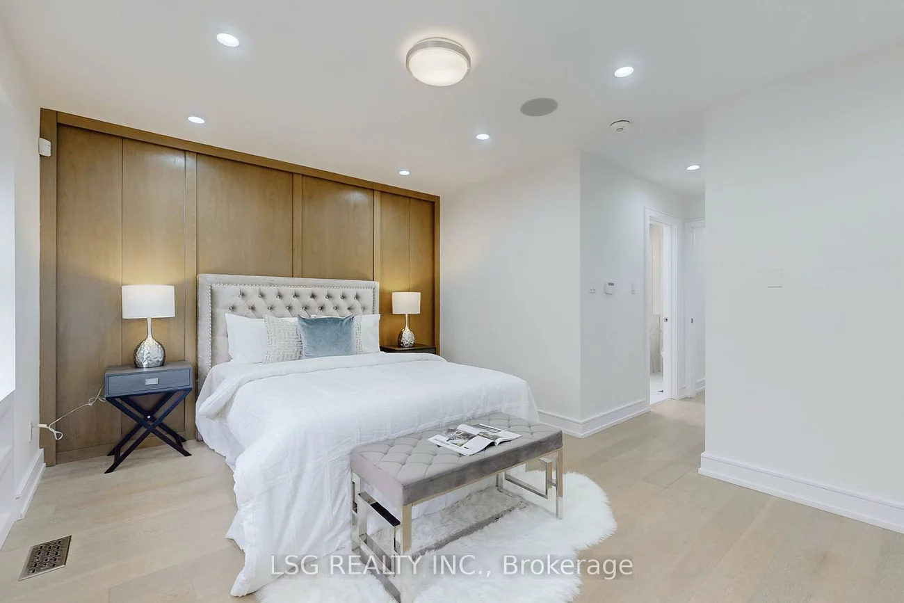 868, Shaw, Dovercourt-Wallace Emerson-Junction, Toronto