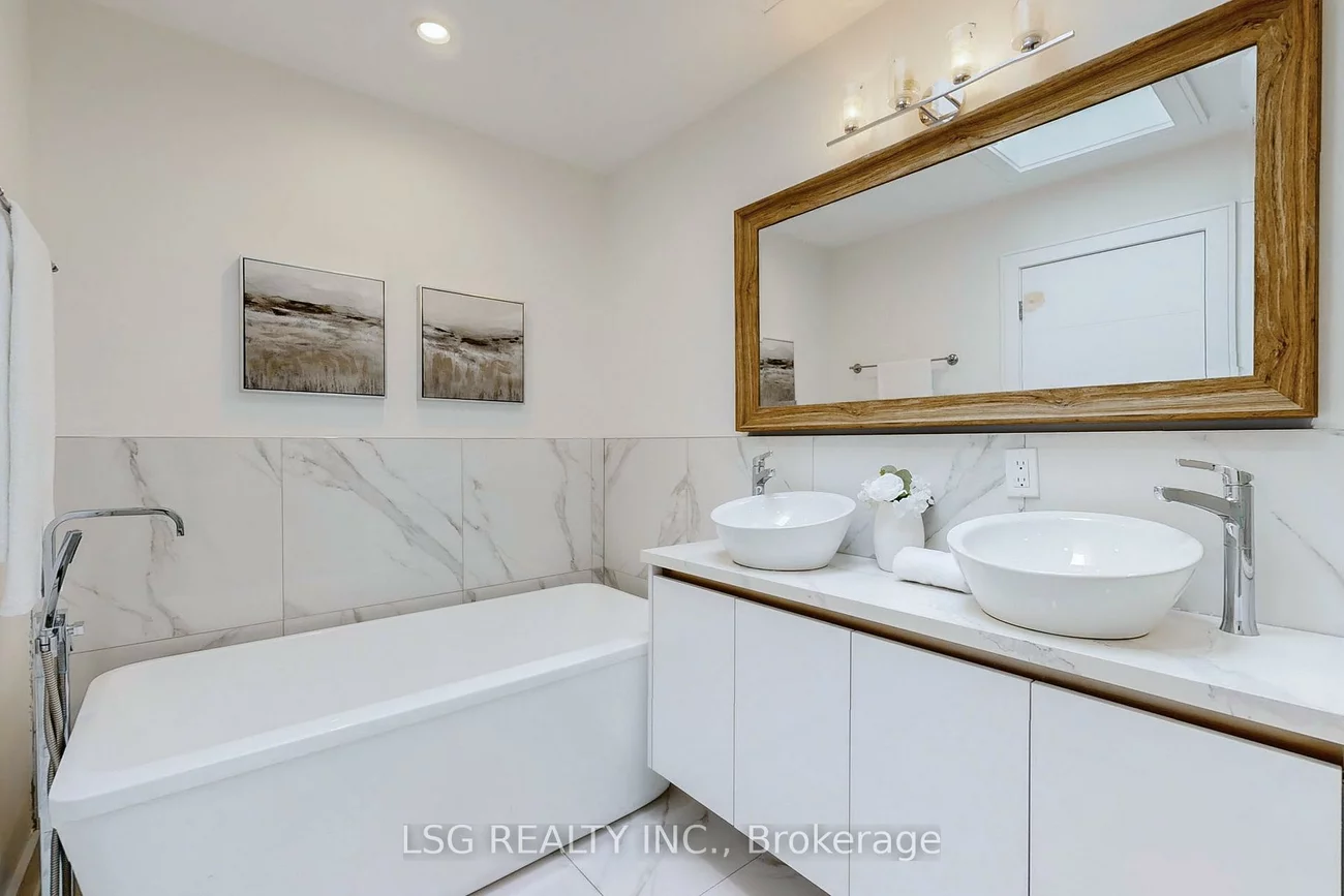 868, Shaw, Dovercourt-Wallace Emerson-Junction, Toronto