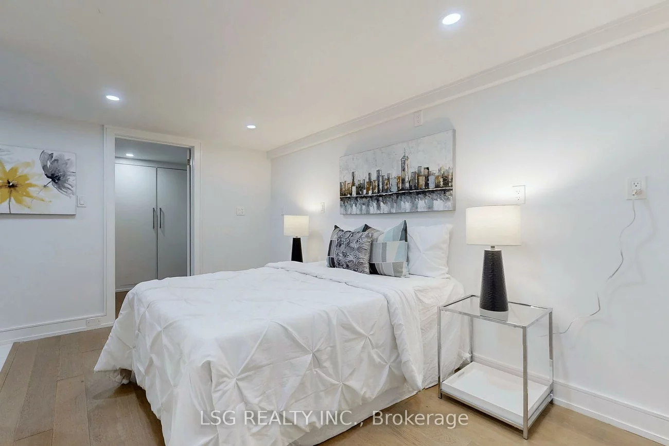 868, Shaw, Dovercourt-Wallace Emerson-Junction, Toronto