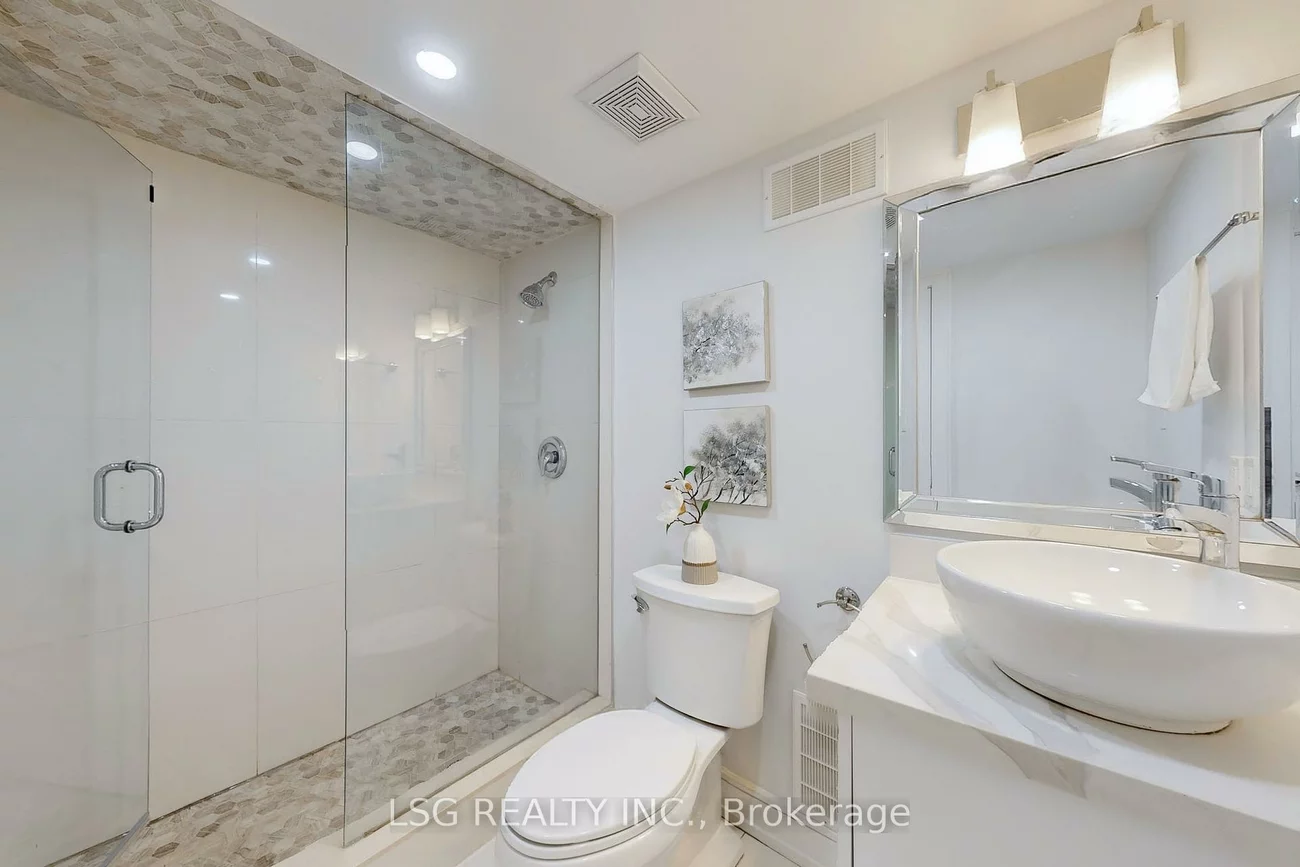 868, Shaw, Dovercourt-Wallace Emerson-Junction, Toronto