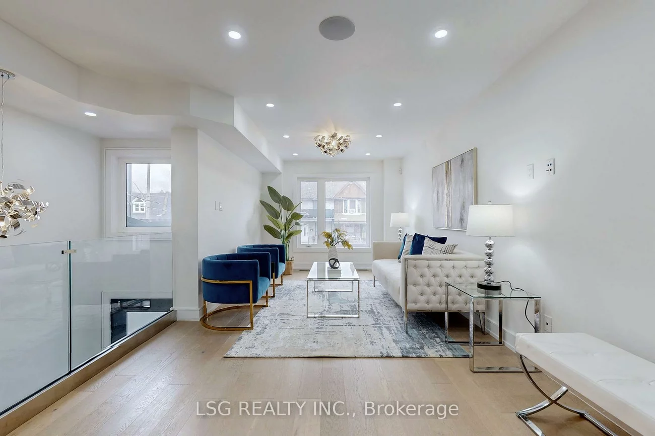 868, Shaw, Dovercourt-Wallace Emerson-Junction, Toronto