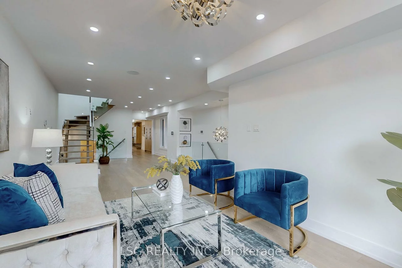 868, Shaw, Dovercourt-Wallace Emerson-Junction, Toronto