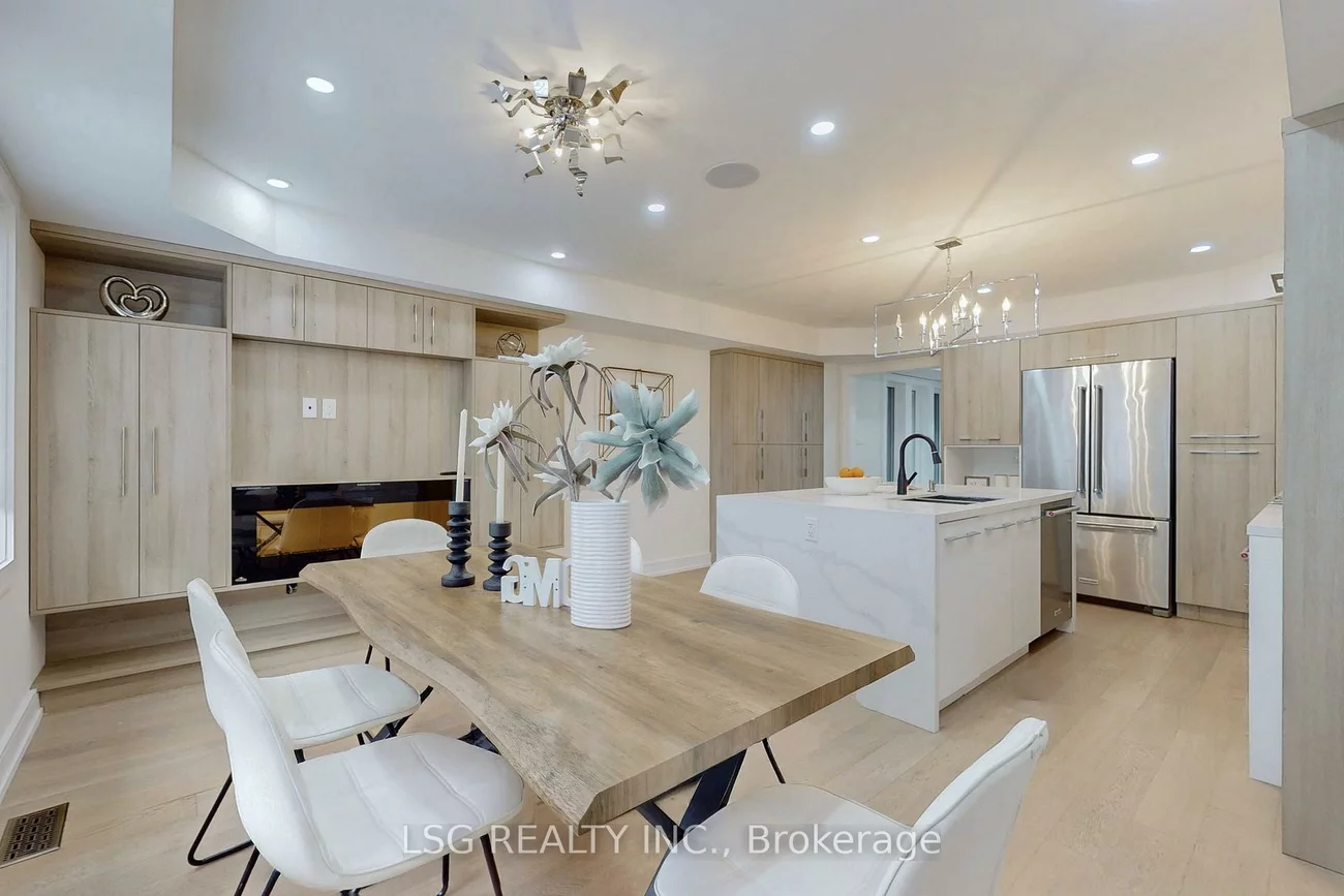 868, Shaw, Dovercourt-Wallace Emerson-Junction, Toronto