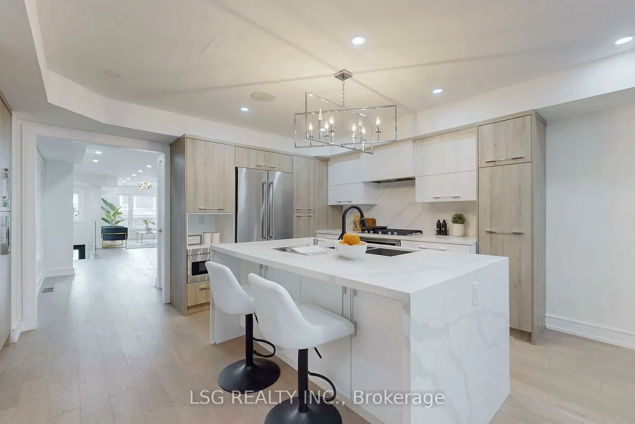 868, Shaw, Dovercourt-Wallace Emerson-Junction, Toronto