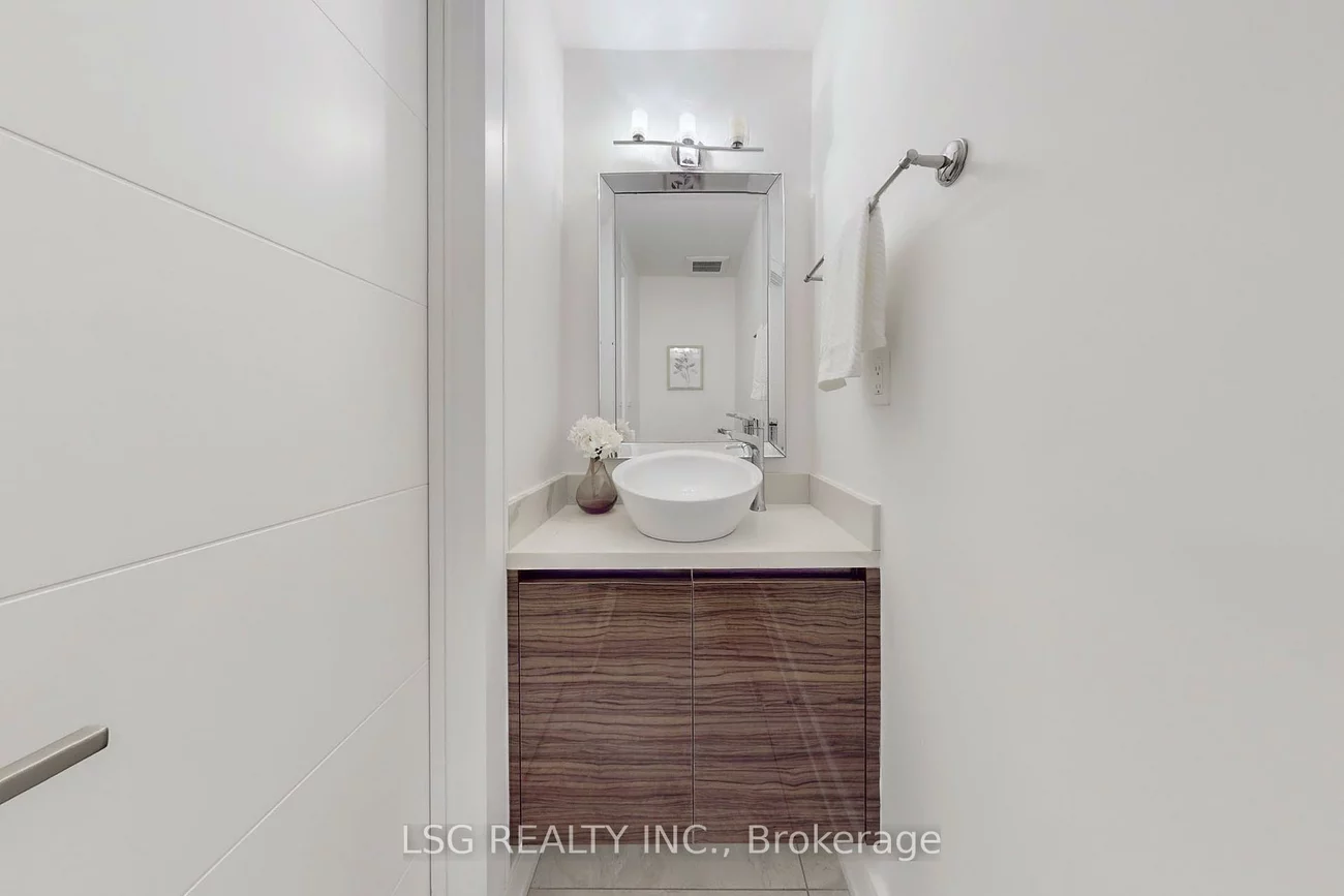 868, Shaw, Dovercourt-Wallace Emerson-Junction, Toronto