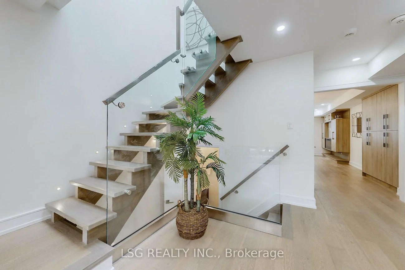 868, Shaw, Dovercourt-Wallace Emerson-Junction, Toronto