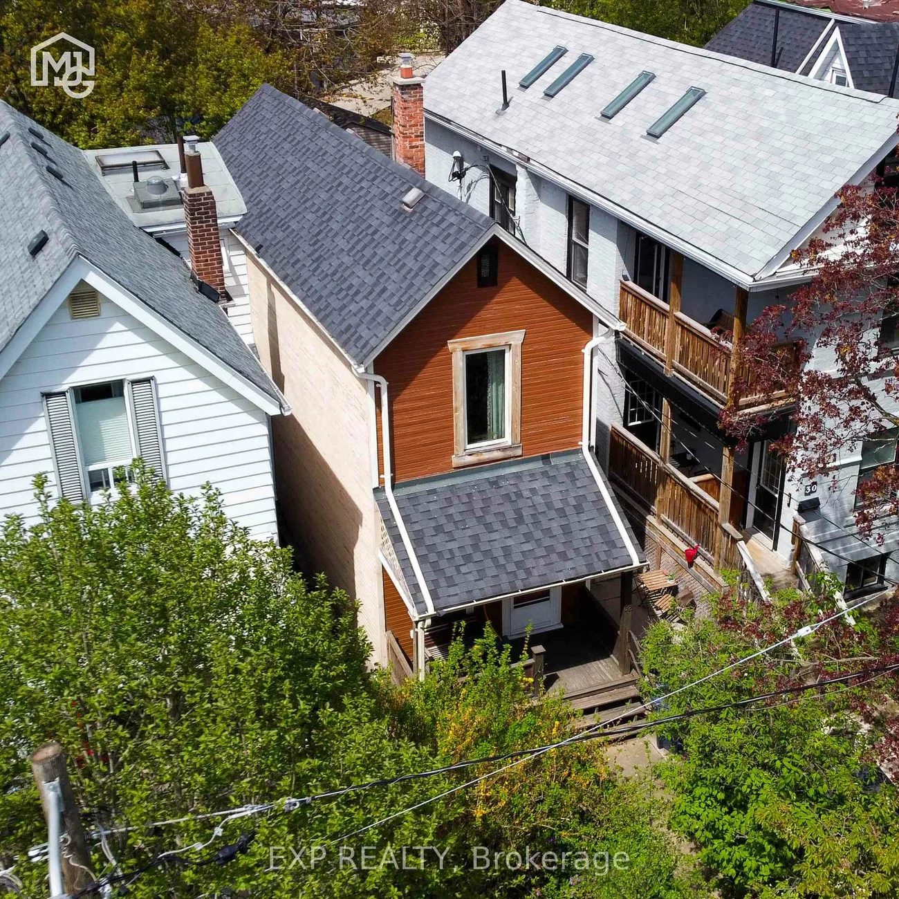32, Columbus, Roncesvalles, Toronto