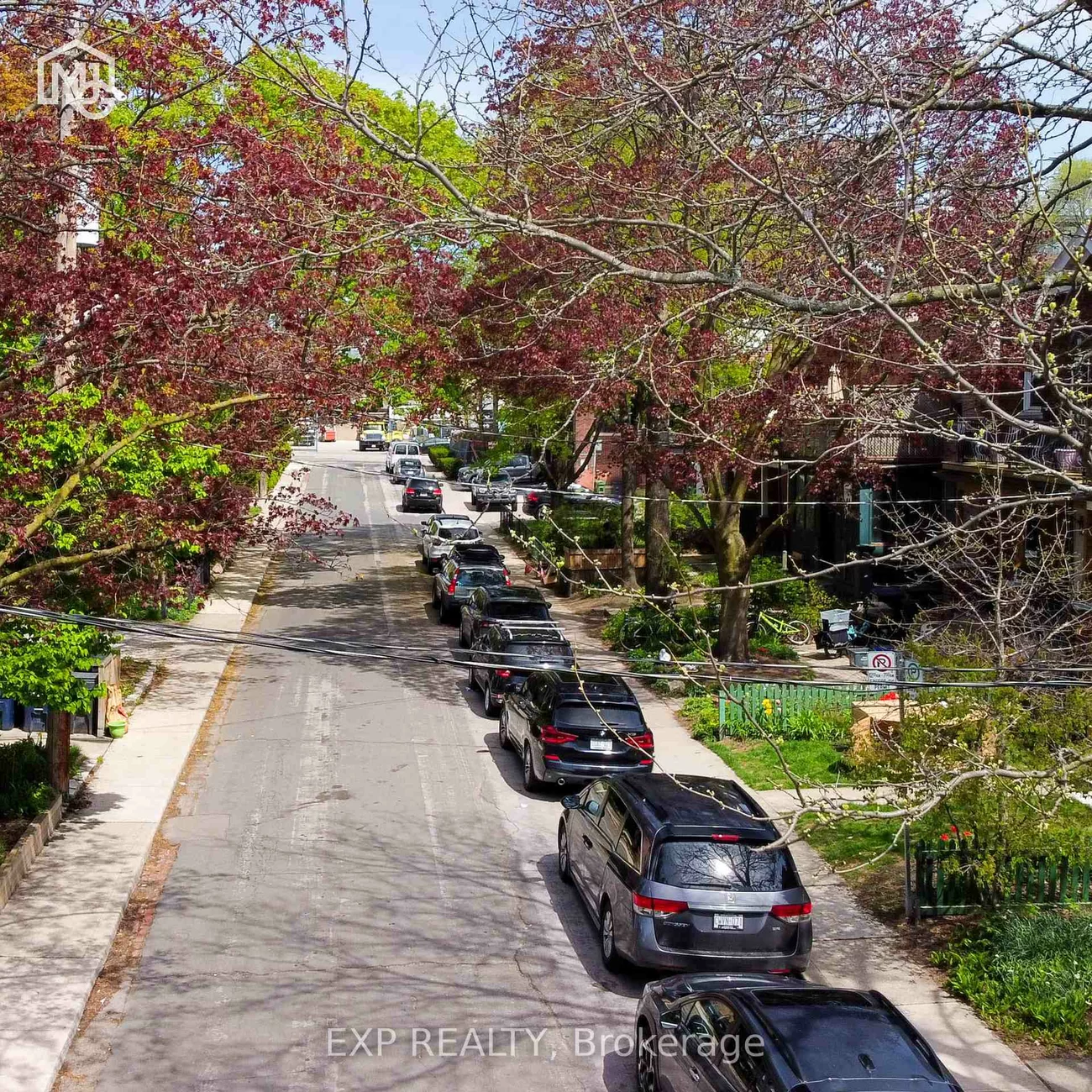 32, Columbus, Roncesvalles, Toronto