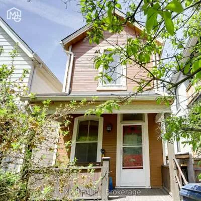 32, Columbus, Roncesvalles, Toronto