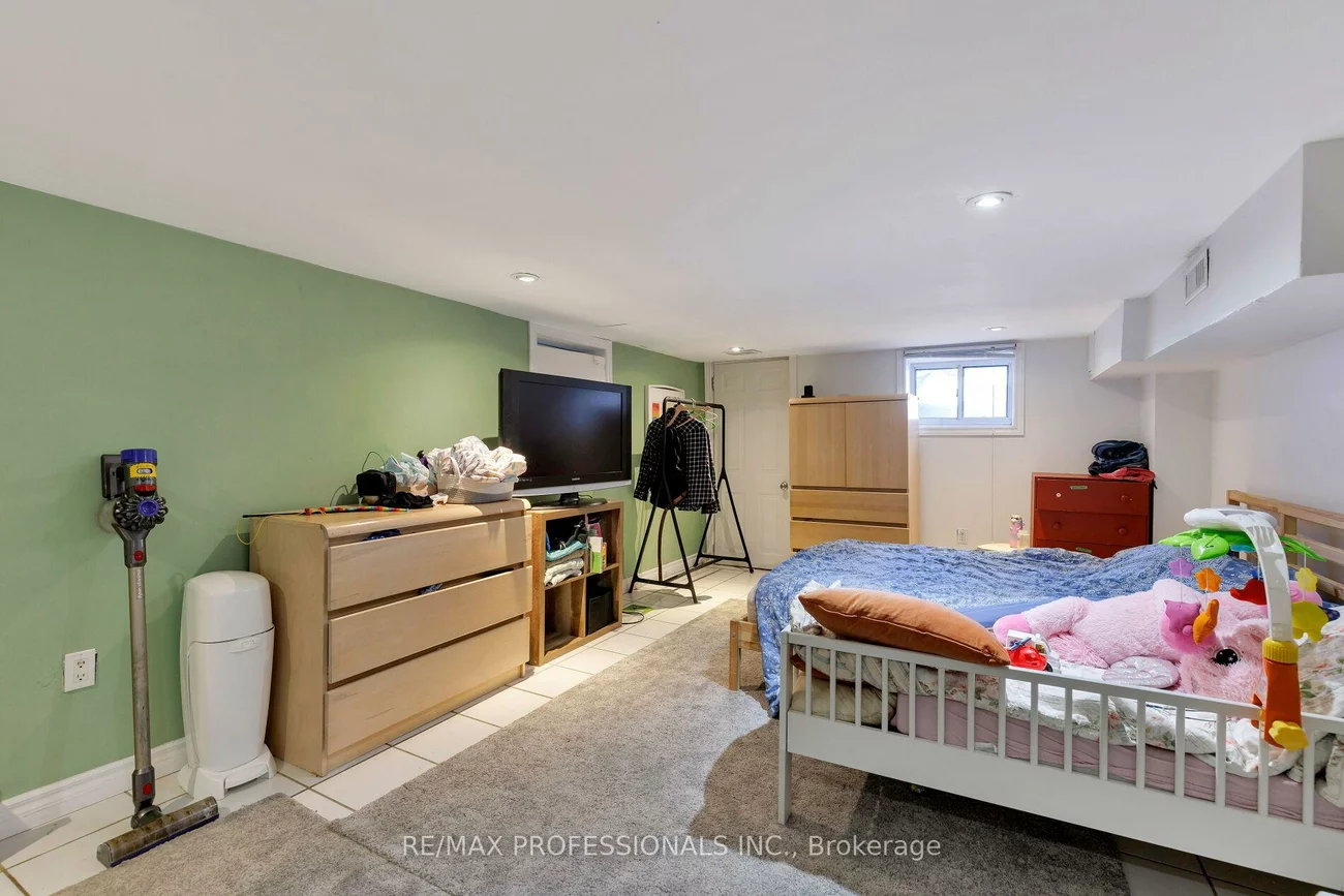 176, Symington, Dovercourt-Wallace Emerson-Junction, Toronto