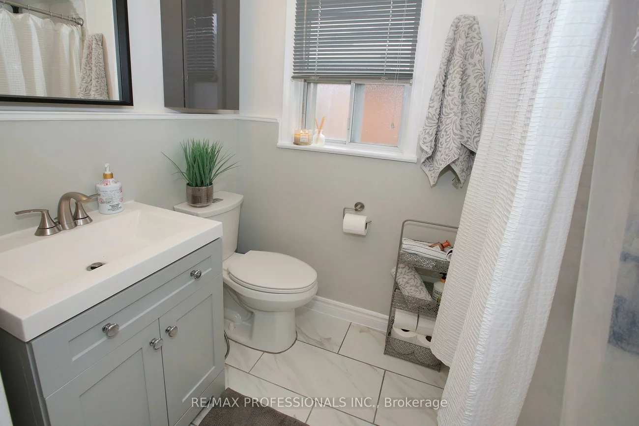 96, Nordin, Islington-City Centre West, Toronto