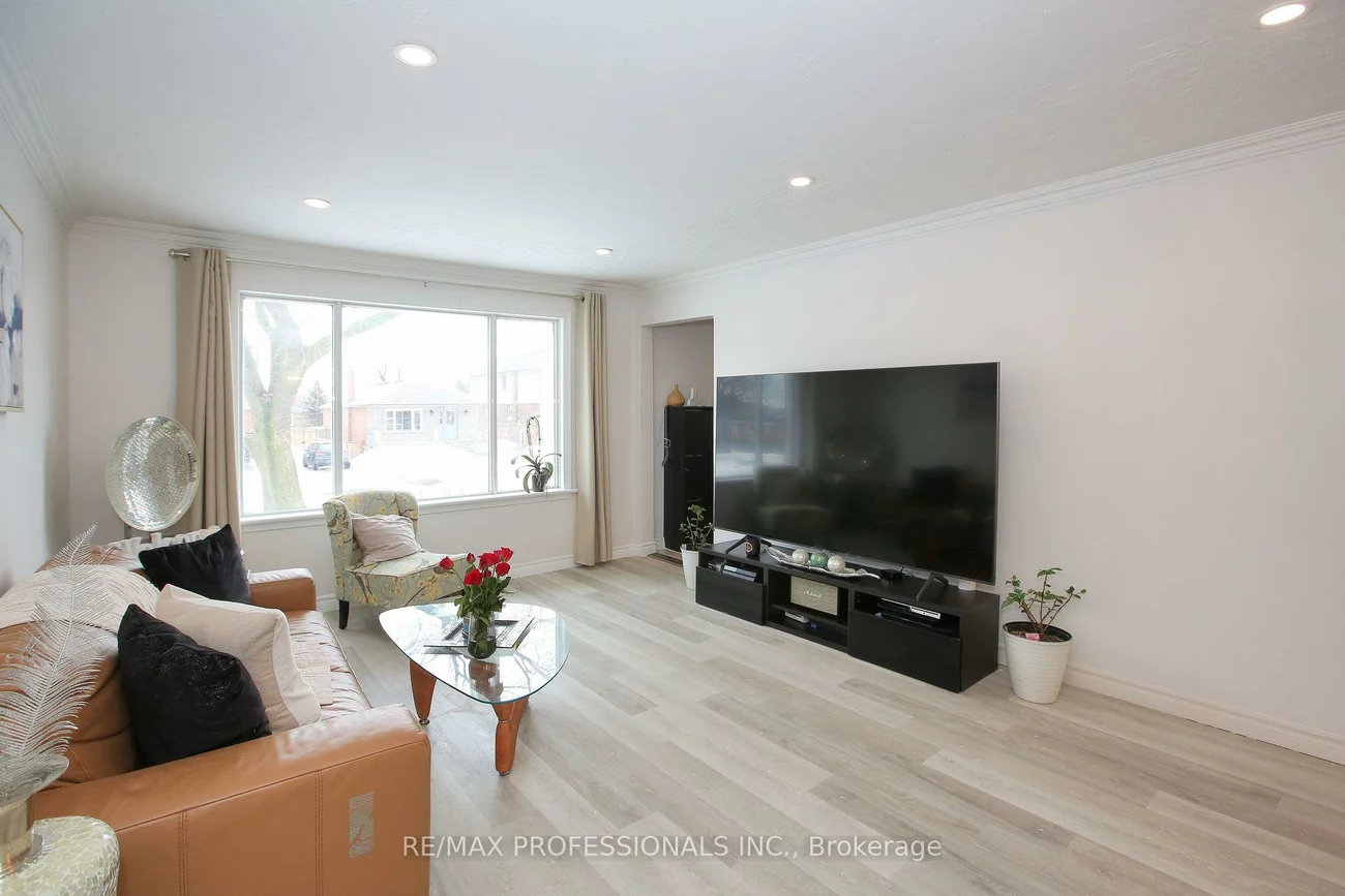 96, Nordin, Islington-City Centre West, Toronto