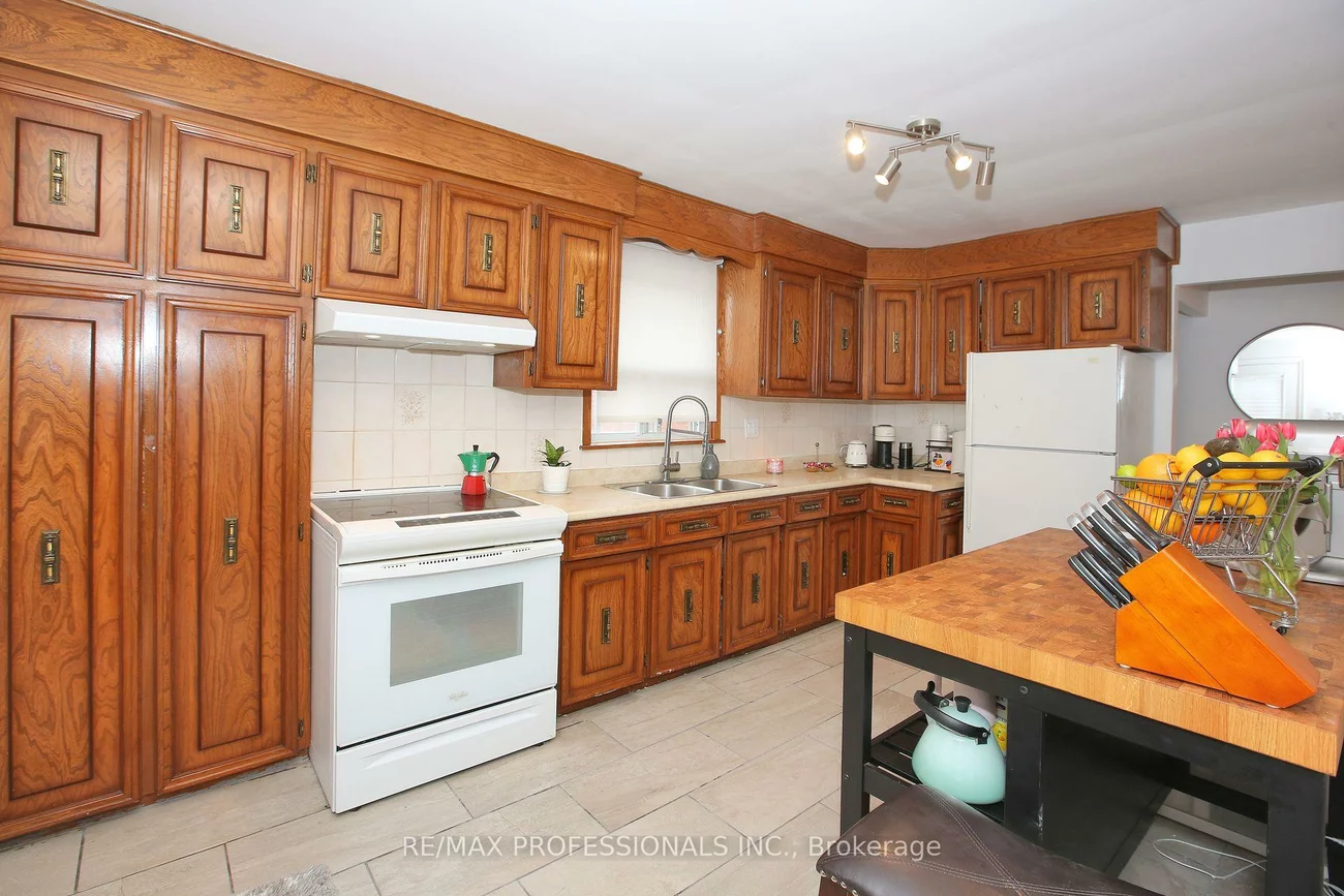 96, Nordin, Islington-City Centre West, Toronto