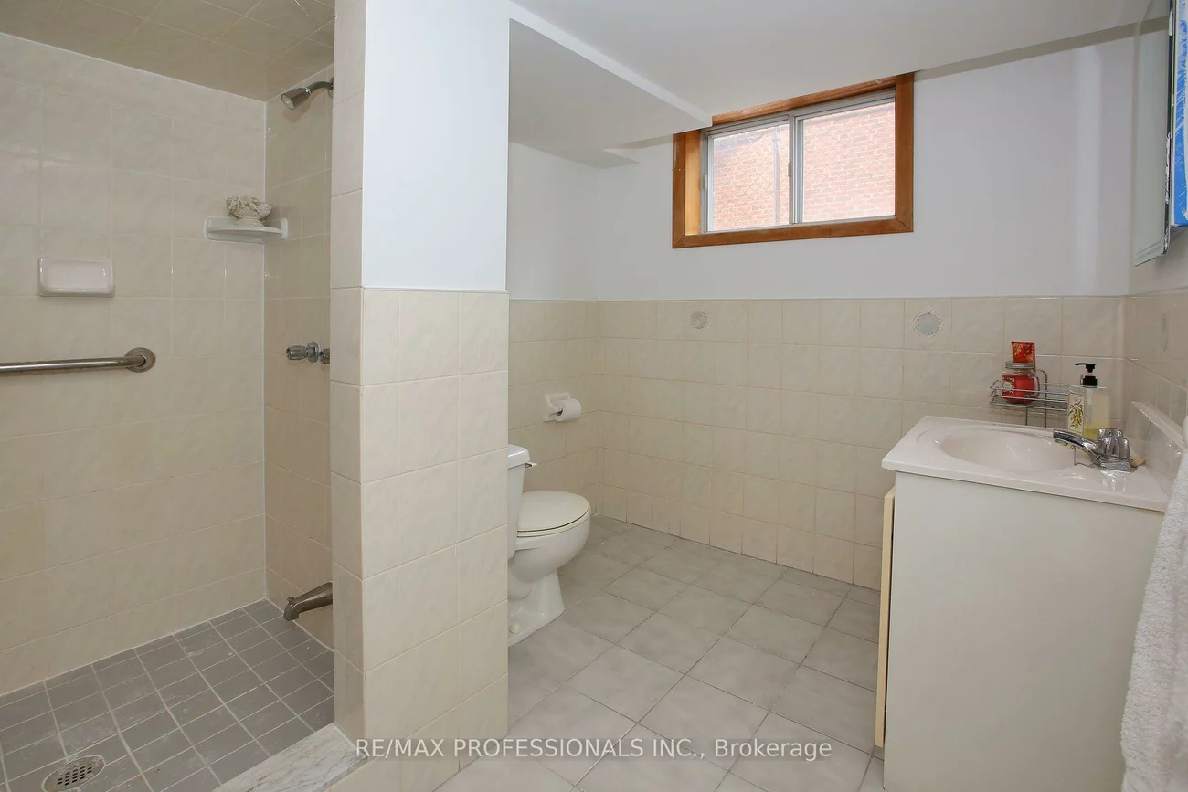 96, Nordin, Islington-City Centre West, Toronto