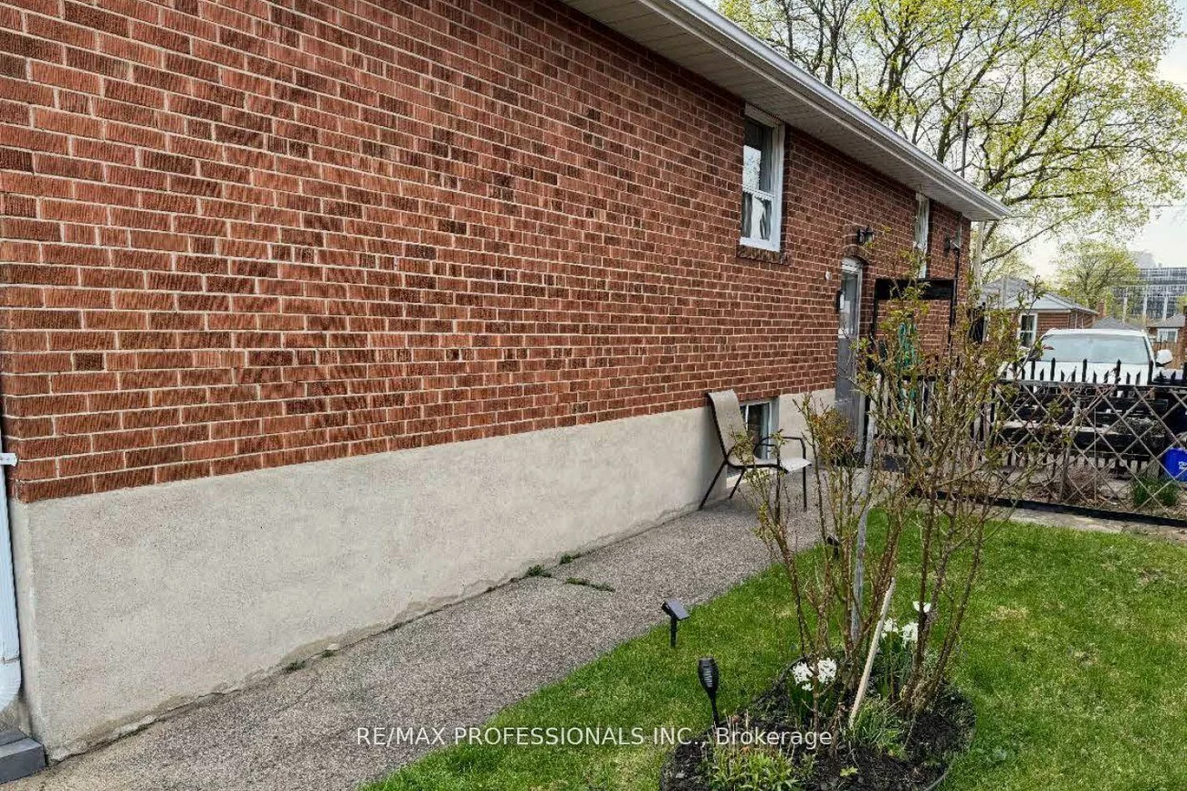 96, Nordin, Islington-City Centre West, Toronto