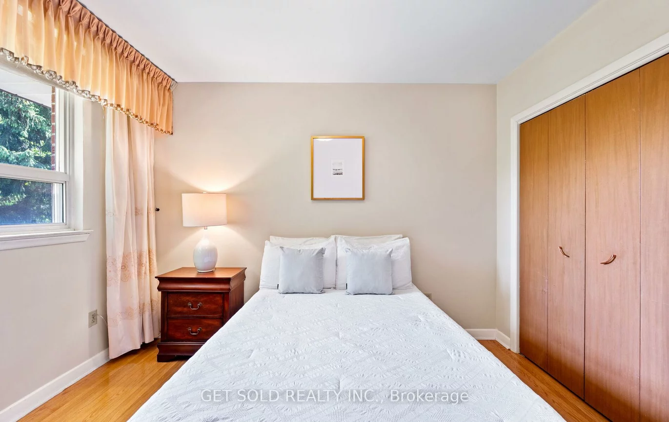 43, Grovetree, Thistletown-Beaumonde Heights, Toronto